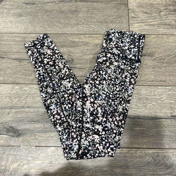 • Lululemon • Women’s Wunder Under High-Rise Tight *Full-On Luxtreme Floral 4 - Picture 3 of 4